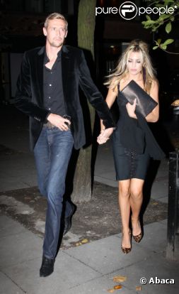 Peter Crouch et sa femme Abbey Clancy le 23 octobre 2011 à Manchester