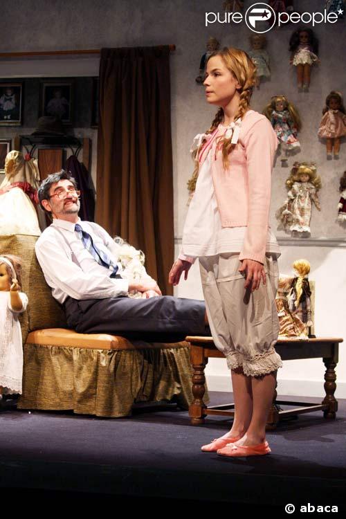 Cécilia Cara et Didier Brice dans Tonton Léon Story