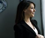 La princesse Marie, 34 ans et enceinte de 7 mois de son deuxième enfant, posait le 6 décembre 2011 dans sa résidence de Mögeltönder, le château de Schackenborg, à l'occasion d'une interview pour le  Jyllands-Posten .
