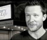 Will Chase pour le site Broadway.com, février 2011.