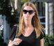 Nicky Hilton, stylée et décontractée, se fait plaisir à la française