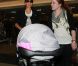 Jessica Alba et la nounou à Los Angeles de retour d'un séjour au Mexique. Le 3 janvier 2011