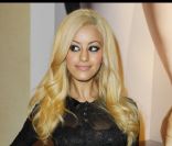 Zahia Dehar le 21 novembre 2011 à Paris