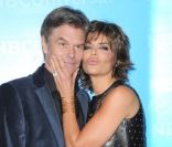 Harry Hamlin et Lisa Rinna lors de la conférence de presse NBC Universal à Los Angeles le 6 janvier 2012 