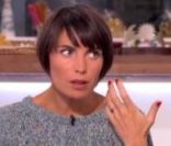 Alessandra Sublet plaisante sur sa nouvelle coupe de cheveux trop craquante dans C à vous sur France 5 le lundi 9 janvier 2012