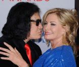 Gene Simmons de Kiss et son épouse Shannon Tweed aux People\'s Choice Awards, à Los Angeles, le 11 janvier 2012.