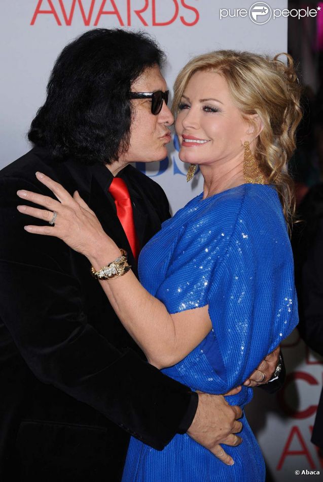 Gene Simmons de Kiss et son épouse Shannon Tweed aux People's Choice Awards, à Los Angeles, le 11 janvier 2012.