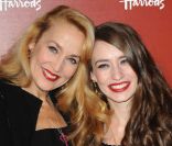 Jerry Hall et Lizzy Jagger à Londres, le 27 décembre 2010. 