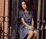 Alexa Chung, modeuse romantique, joue les tops pour Vero Moda