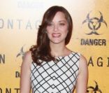 Marion Cotillard lors de l\'avant-première du film Contagion en octobre 2011 à Paris<br />