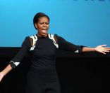 <p>Michelle Obama danse dans une école d\'Alexandria en Virginie, le 13 janvier 2011.</p>
<p>&nbsp;</p>
<p>&nbsp;</p>