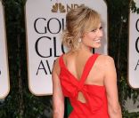 Une robe rouge sur le red carpet, il faut oser. Mais Stacy Keibler a fait sensation dans son modèle Valentino. Los Angeles, Golden Globes, 15 janvier 2012 