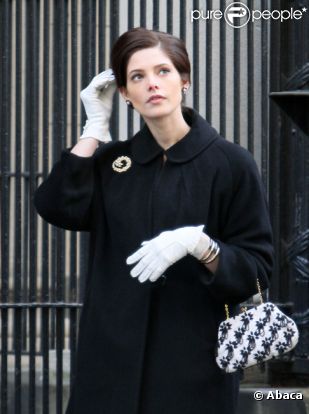 Ashley Greene sur le tournage de la série Pan Am à New York, le 16 janvier 2012
