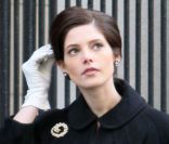 Ashley Greene dans Pan AM : Sublime et élégante dans un look très Jackie Kennedy