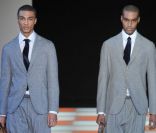 Défilé Giorgio Armani automne-hiver 2012.