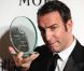 Jean Dujardin cumule les prix et séduit toujours, au côté de Michael Fassbender