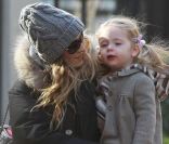 Sarah Jessica Parker, une vraie mère au petit soin pour ses filles. New York, le 20 janvier 2012.