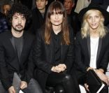 Yarol Poupard, Caroline de Maigret et Anja Rubik assistent au défilé Dior Homme à Paris, le 21 janvier 2012.