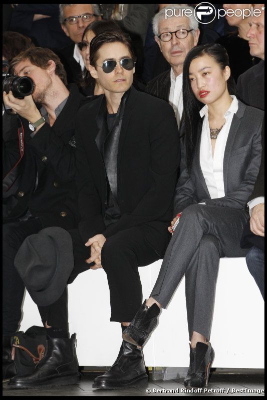 Jared Leto et Yi  Zhou assistent au défilé Dior à Paris, le 21 janvier 2012.