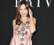 Elsa Zylberstein lors de son arrivé au défilé Armani Privé le 24 janvier à Paris