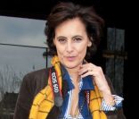 Inès de la Fressange a passé quatres jours entiers dans la peau d\'un reporter/photographe, mais avec le style qui la caractérise. Paris, le 23 janvier 2012.<br />