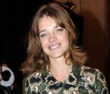 Le superbe top Natalia Vodianova, lumineuse à l\'École Nationale des Beaux-Arts de Paris lors du défilé de lingerie Etam. Le 23 janvier 2012.<br />