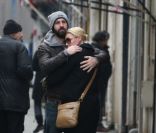 Katherine Heigl et son mari Josh Kelley : Les amoureux s'offrent un moment romantique lorsqu'ils visitent les puces de Saint-Ouen à Paris le 29 janvier 2012