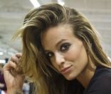 Jade Foret, fiancée d'Arnaud Lagardère : Reine du bouche-à-bouche au grand coeur