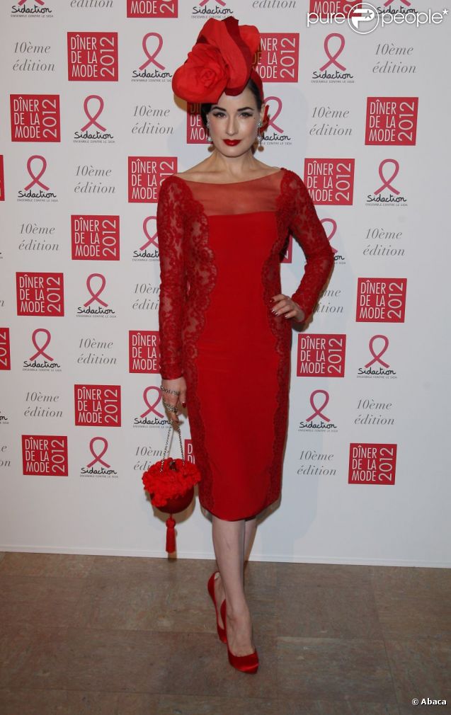 Dita Von Teese lors du dixième Dîner De La Mode à Paris, le 26 janvier 2012.
