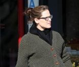 Jennifer Garner se ballade avec sa fille Seraphina à Los Angeles le 3 février 2012
