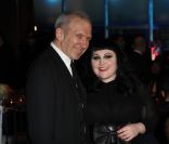    Les muses de Jean Paul Gaultier   
 Jean Paul Gaultier en compagnie de Beth Diddo 