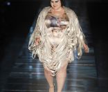    Les muses de Jean Paul Gaultier   
 Beth Diddo sur le podium de Jean Paul Gaultier 