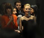 Scarlett Johansson et Anna Wintour ont participé au lancement du programme Runway to win pour soutenir Barack Obama dans sa candidature à la présidentielle américaine. New York le 7 février 2012