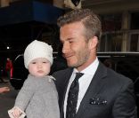 David Beckham et sa fille Harper à New York après le show de Victoria en plein coeur de Manhattan. Le 2 février 2012 