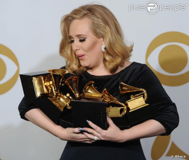 La chanteuse Adele saluée et largement récompensée lors des Grammy Awards