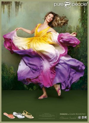 Gisele Bündchen, muse artistique pour lancer la nouvelle campagne printemps-été 2012 de sa collection de sandales Ipanema.