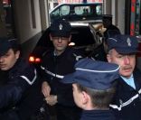 Dominique Strauss-Kahn arrive à la gendarmerie de Lille pour y être entendu dans l'affaire du Carlton, le 21 février 2012