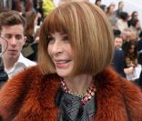 Anna Wintour au premier rang du défilé Chloé dans l\'Espace Éphémère du Jardin des Tuileries. Paris, le 5 mars 2012.