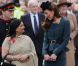 La reine Elizabeth II et la duchesse de Cambridge s'offrent un bain de foule à Leicester, le 8 mars 2012