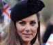 La reine Elizabeth II et la duchesse de Cambridge s'offrent un bain de foule à Leicester, le 8 mars 2012