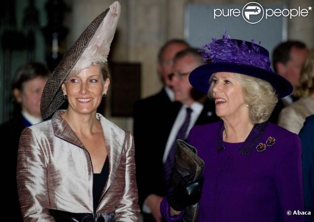 CASA REAL BRITÁNICA - Página 93 812108-sophie-comtesse-de-wessex-et-camilla-637x0-3