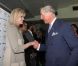 Le prince Charles lors des L'Oreal Paris Success Awards le 14 mars 2012 à Londres, avec notamment Joanna Lumley et Emma Bunton. 