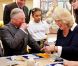  L'atelier découpage-collage "Face Britain" a été animé, le prince Charles, malgré l'aide de son épouse Camilla, se faisant rabrouer par une fillette de 10 ans. 
 Kate Middleton et le prince Charles étaient en visite au programme The Great Art Quest de la Foundation for children and the arts, à Londres, le 15 mars 2012. 