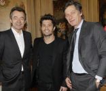 Michel Denisot, Bixente Lizarazu et Nicolas de Tavernost lors du déjeuner à la Tour d\'argent pour les 30 ans de renaissance de Château St-Pierre et les 430 ans de la Tour d\'argent, le 15 mars 2012