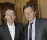 Michel Denisot et Nicolas de Tavernost lors du déjeuner à la Tour d\'argent pour les 30 ans de renaissance de Château St-Pierre et les 430 ans de la Tour d\'argent, le 15 mars 2012