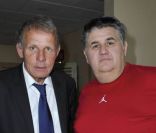 <p>Patrick Poivre d\'Arvor et Pierre Ménès lors du tournoi de tennis pour l\'association Enfant Star et Match à Paris le 26 mars 2012</p>