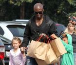 En pleine procédure de divorce, Seal profite de ses enfants seul. Los Angeles, le 30 mars 2012.