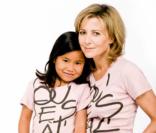 Claire Chazal pose pour son association contre l'illetrisme