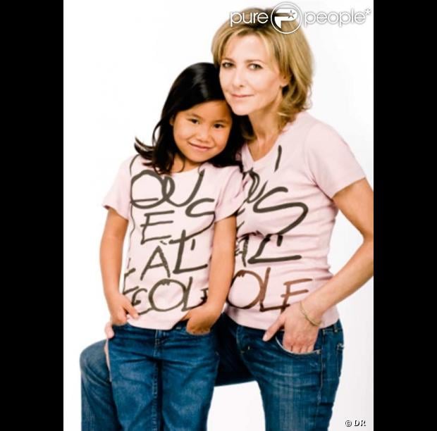 Claire Chazal pose pour son association contre l'illetrisme