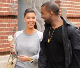 Complices, Kim Kardashian et Kanye West dans les rues de New York le 21 avril 2012